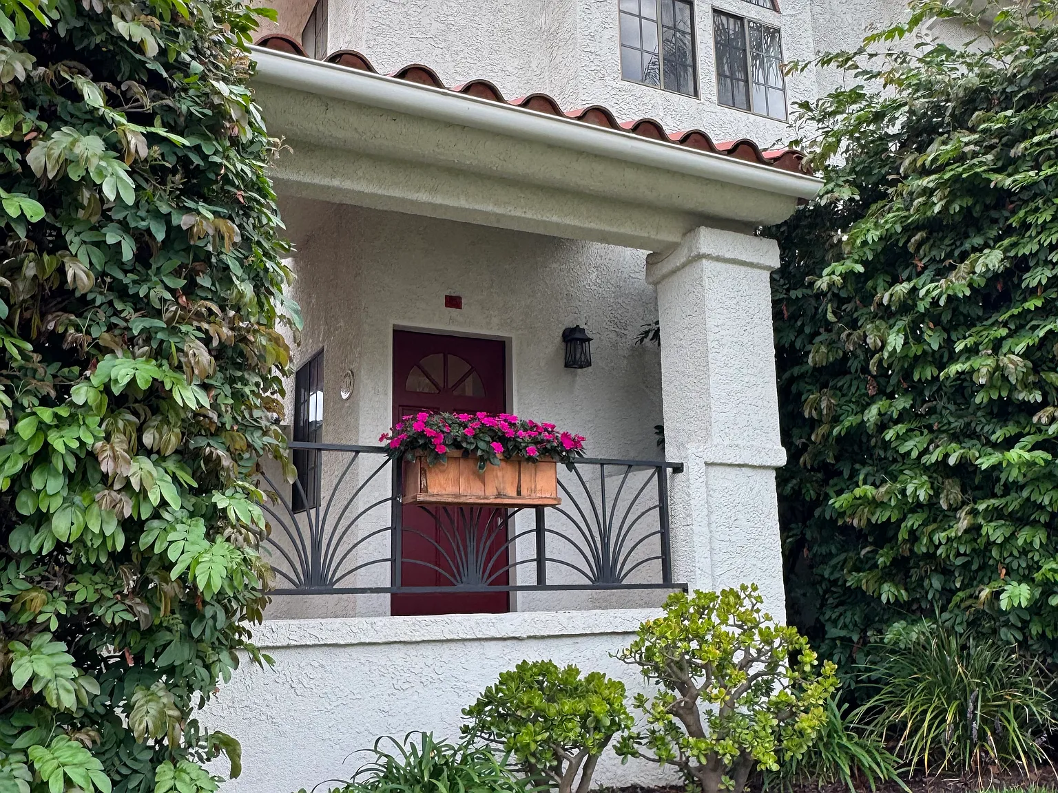 2 bed, 2.5 bath, 1497 sqft, $5,499 — Photo 2