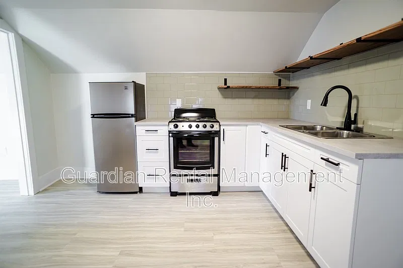 1 bed, 1.0 bath, 600 sqft, $1,600 — Photo 2