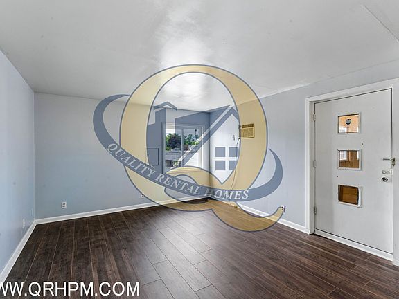 3rd image of 111 N Shiawassee St