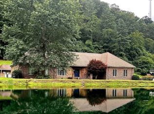 101 Sunrise Dr, Catrons Creek, KY 40831