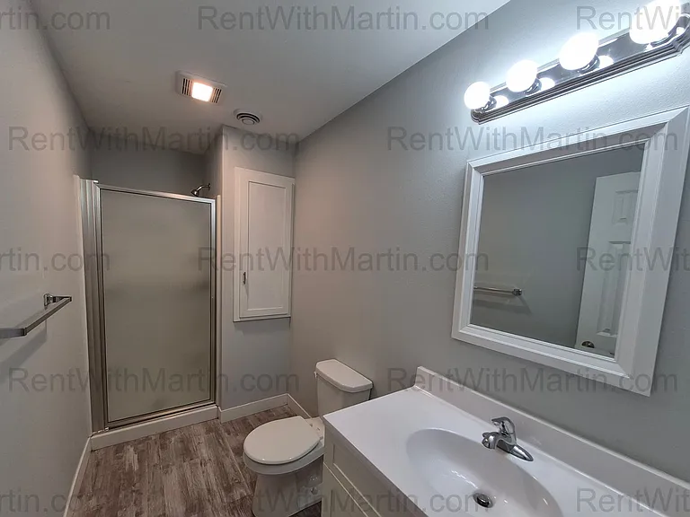 18 S Frederick Ave — Photo 7