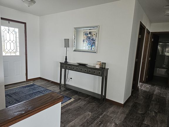 3rd image of 57337 Blue Ribbon Ln