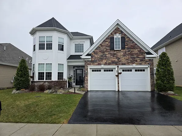 14 Metro Dr, Monroe Township, NJ 08831