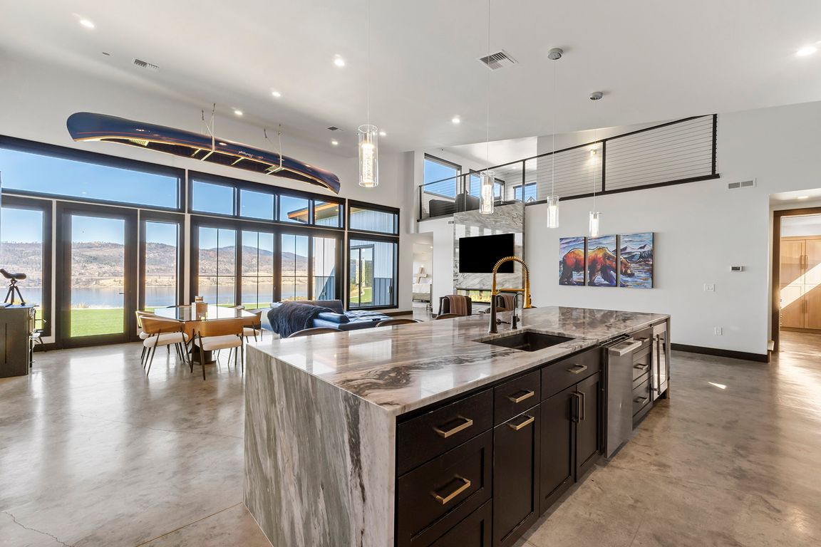 next background image