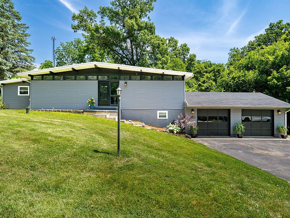 1st image of 1100 Spruce Dr