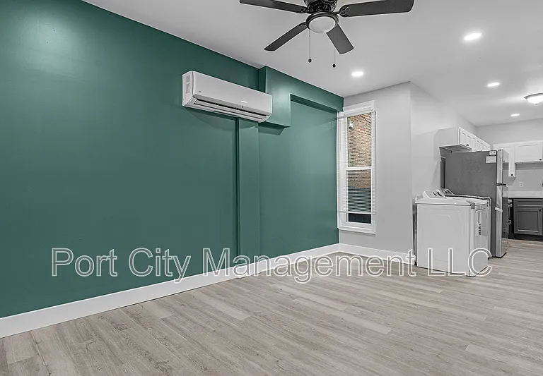 1806 Aiken St — Photo 9