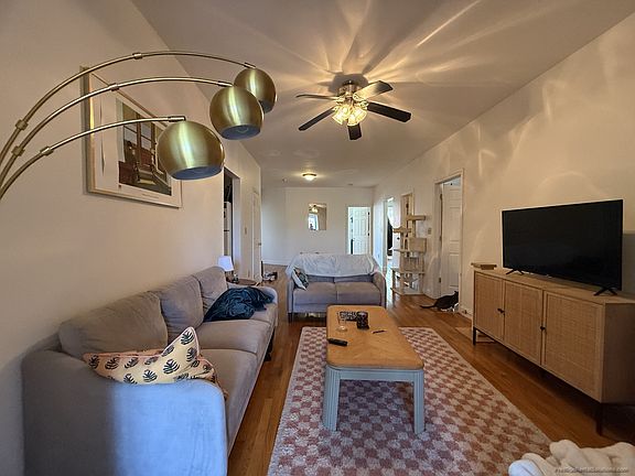 2nd image of 41 Egremont Rd APT 3
