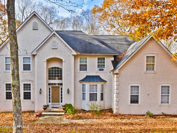 297 Eastshore Dr, East Stroudsburg, PA 18301