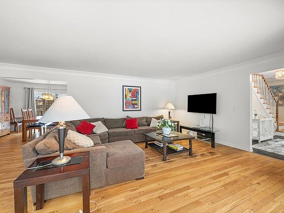 5th image of 50 Red Oak Ln