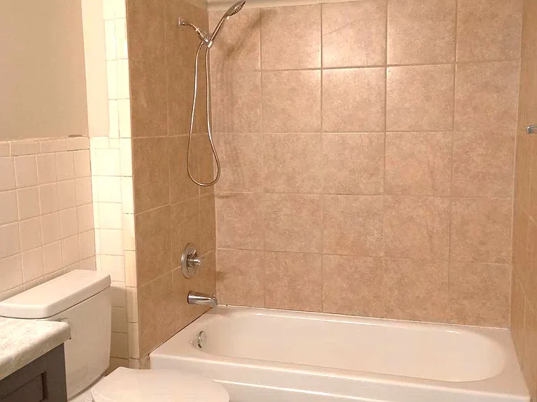 Treeview Apartments — Photo 14