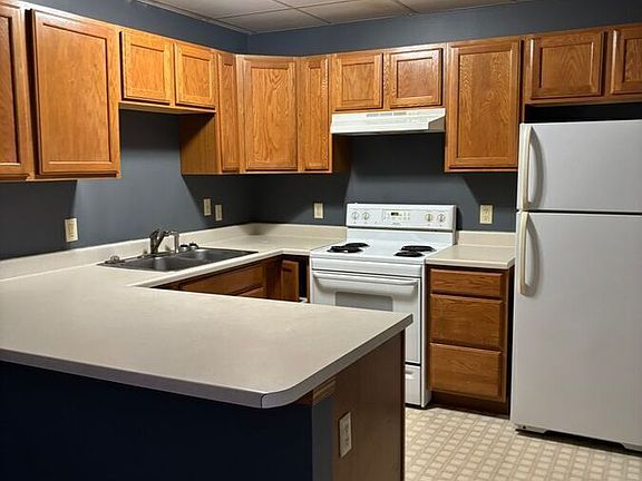 2nd image of 109 E Luverne St #214
