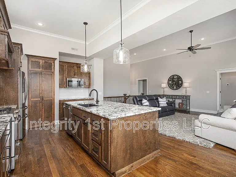 6917 NE 70th St — Photo 11