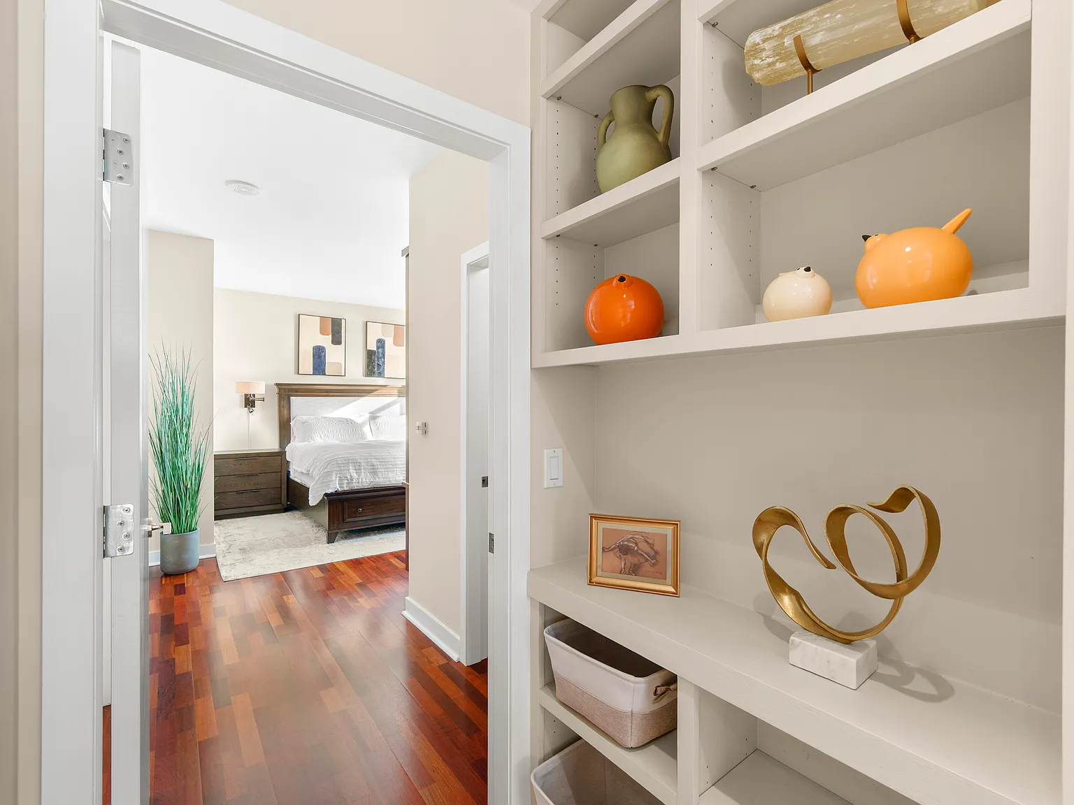 2 bed, 1357 sqft, $6,800 — Photo 3