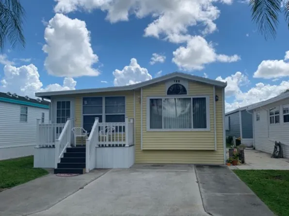 122 Caravan Cir #122, North Fort Myers, FL 33903