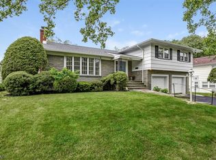 19 Haran Cir, Millburn, NJ 07041