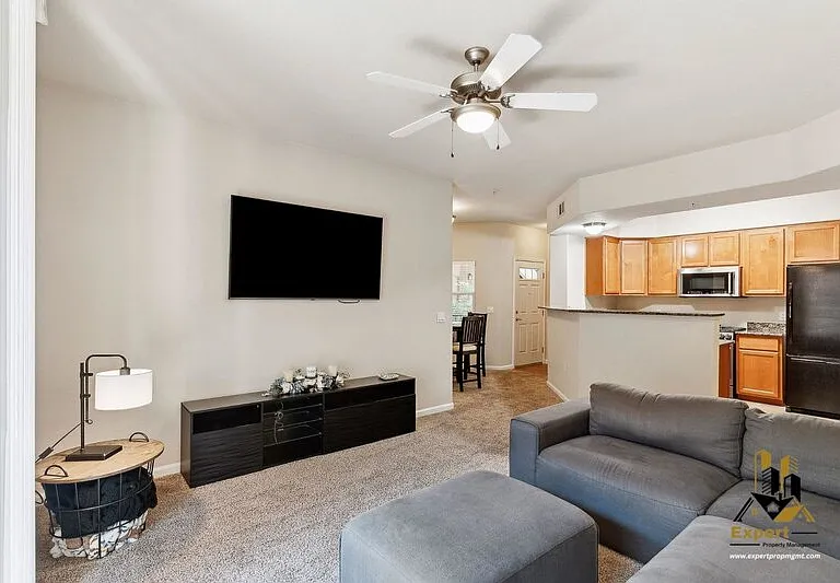 900 Moon Cir #922 — Photo 11