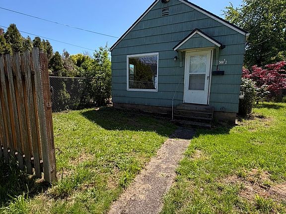 3rd image of 560 1/2 W Ash St