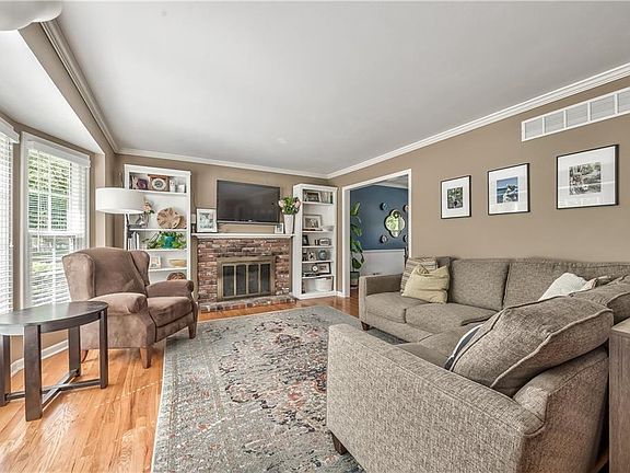 2nd image of 9533 Eby St