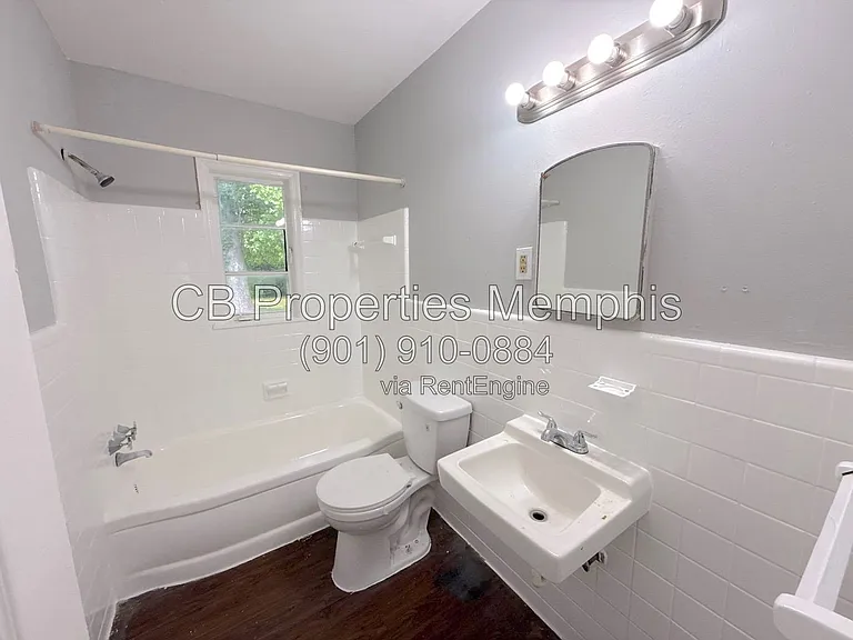 1445 Robin Hood Ln — Photo 5