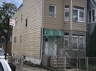 36 Hubbard Pl, Brooklyn, NY 11210