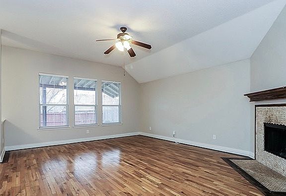 2nd image of 2304 Hillgrove Ct