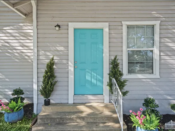 220 W Wardville St, Cleburne, TX 76033