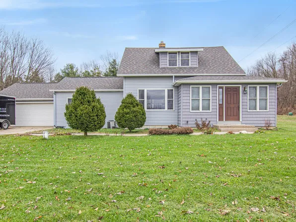 14254 8th Ave, Marne, MI 49435