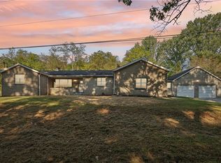 7025 Guyer Rd, New Kensington, PA 15068