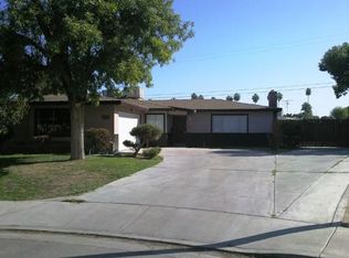 702 Pinewood Ct, Bakersfield, CA 93304
