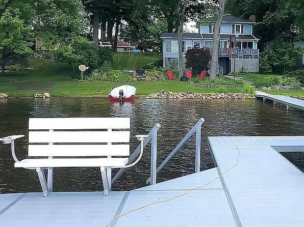 959 Beechwood Dr, Delton, MI 49046