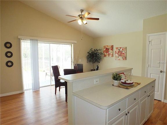 3rd image of 1726 Meadow Oak Ln