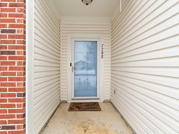 3rd image of 7288 Burlat Ln