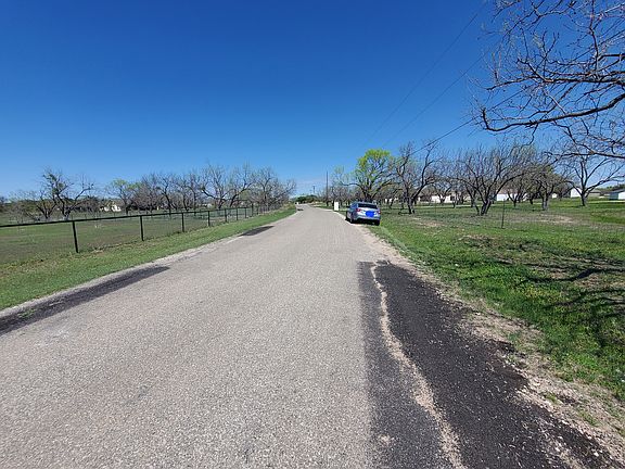 5th image of 401 County Road 144b