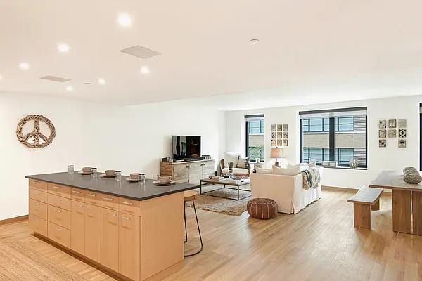 Rented by Oxford Property Group | media 13