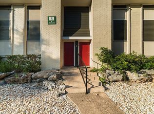 7303 Wood Hollow Dr APT 208, Austin, TX 78731