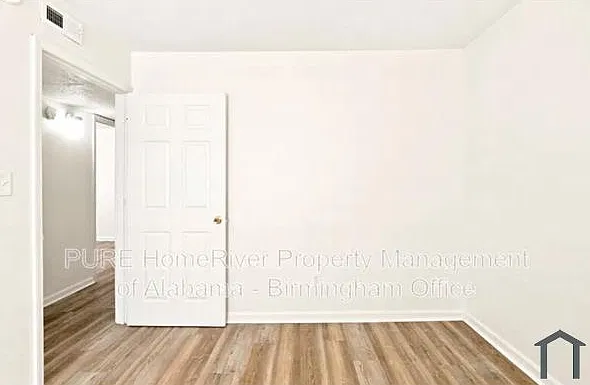 3 bed, $895 — Photo 2