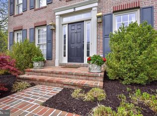 5 Hillchase Ct, Pikesville, MD 21208