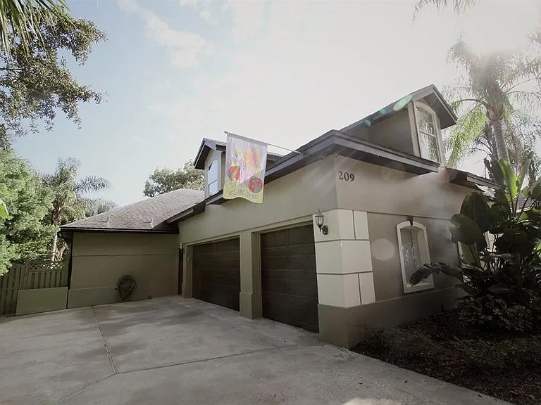 209 Heatherwood Ct — Photo 3