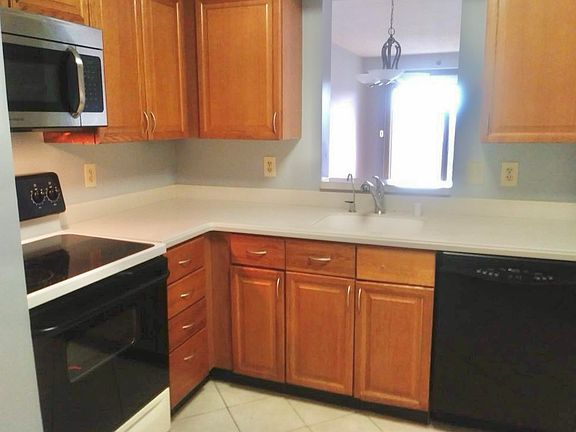 5th image of 610 N West St #400