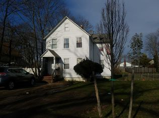 39 Rhodes Ave, Bay Shore, NY 11706