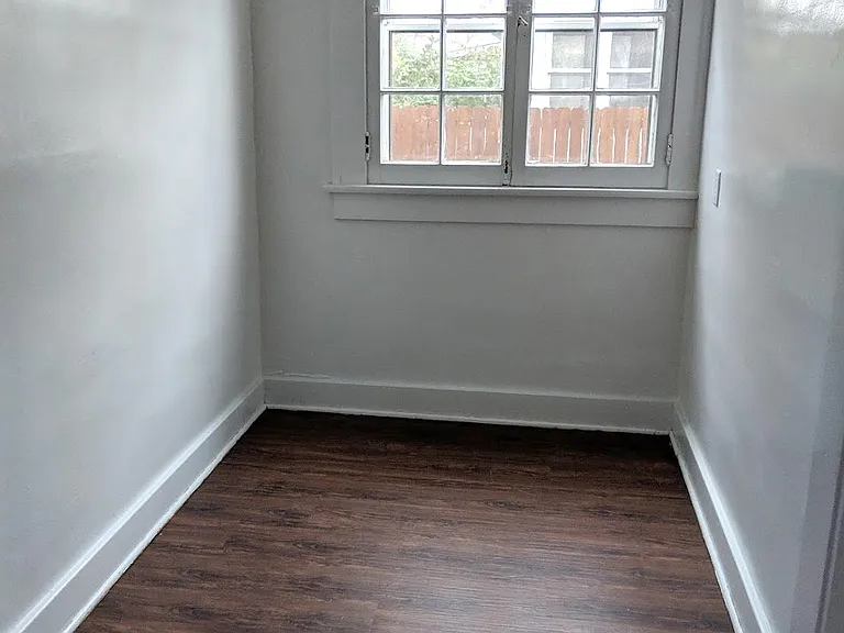 320 Lincoln Ave — Photo 9