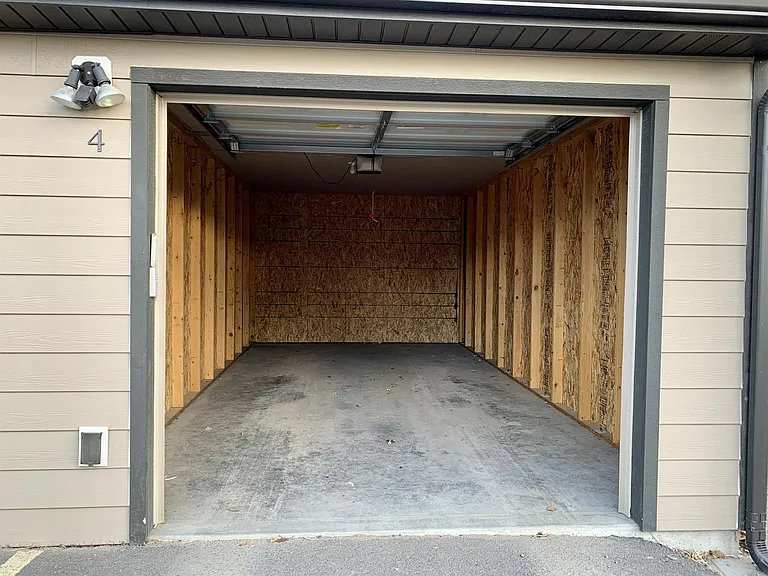 1021 Enterprise Dr #4 — Photo 3