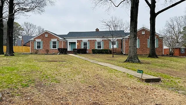 510 Shadow Ln — Photo 1