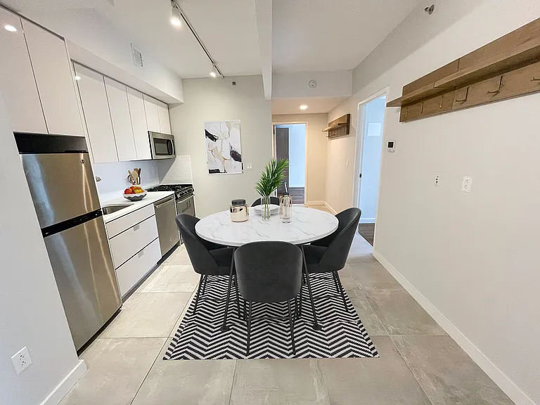 37-10 Crescent St #4C — Photo 7