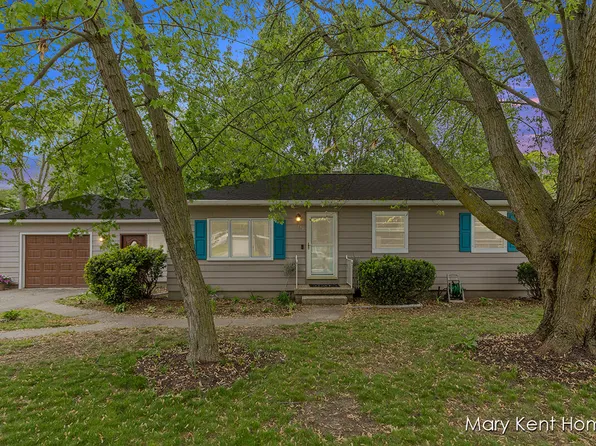 756 66th St SE, Grand Rapids, MI 49548