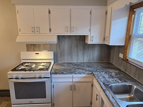 5th image of 4848 W 83rd St #1C