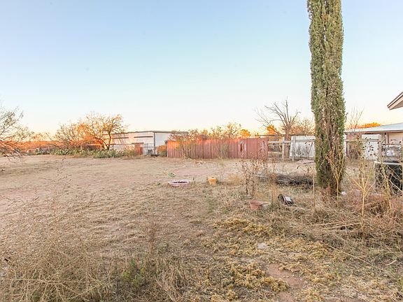 5th image of 2202 Carl St