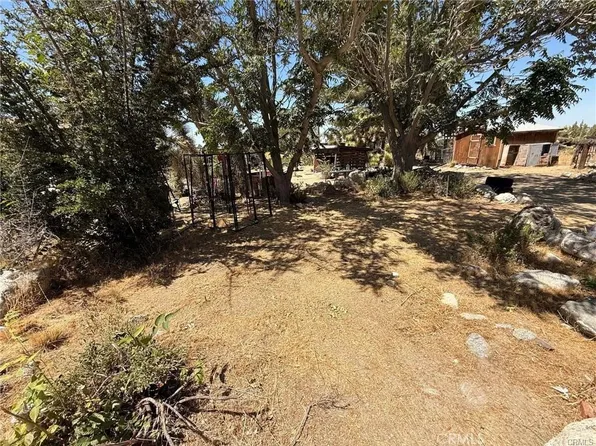 10623 Desert View Rd, Pinon Hills, CA 92372