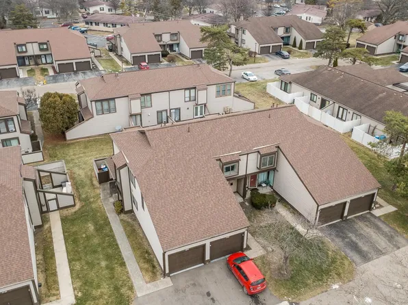 5260 Westbury Dr #14-A, Columbus, OH 43228