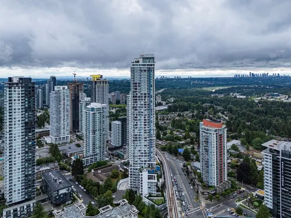 518 Clarke Rd #2107, Coquitlam, BC V3J 0S7